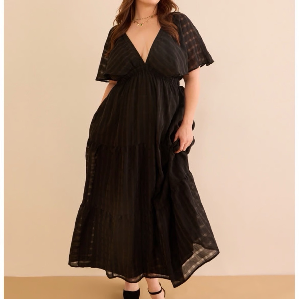 Arula Black Maxi Dress